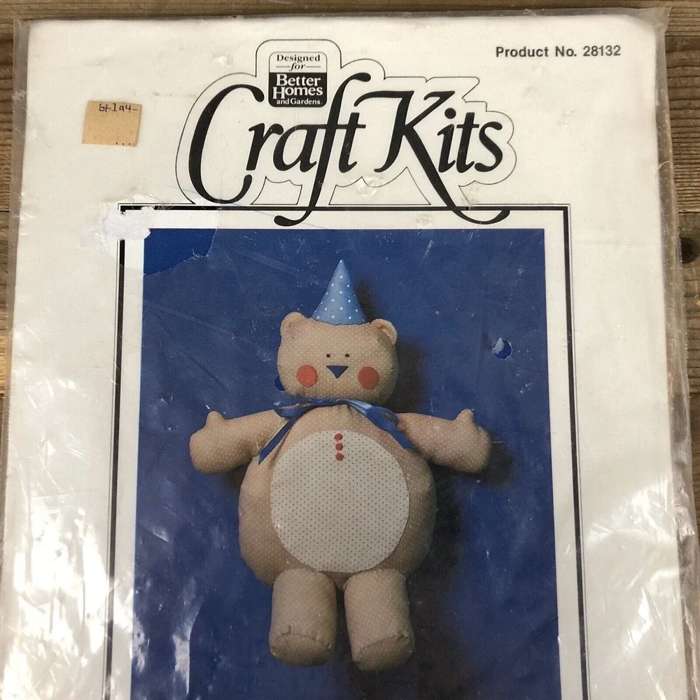 BETTER HOMES AND GARDEN CRAFT KIT TEDDY BEAR BIRTHDAY HAT By BUCILLA #28132‎
